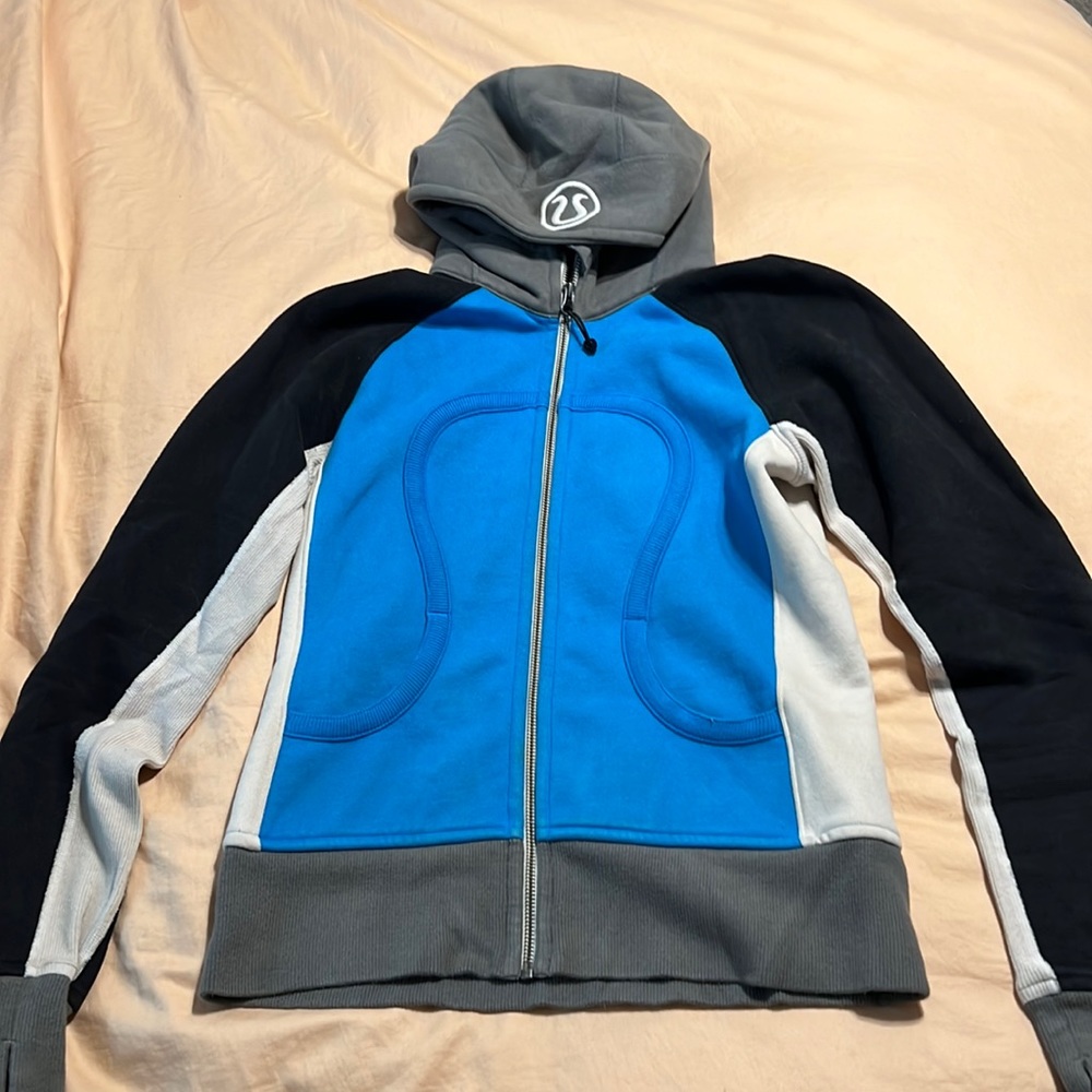 COPY - Lululemon scuba zip up